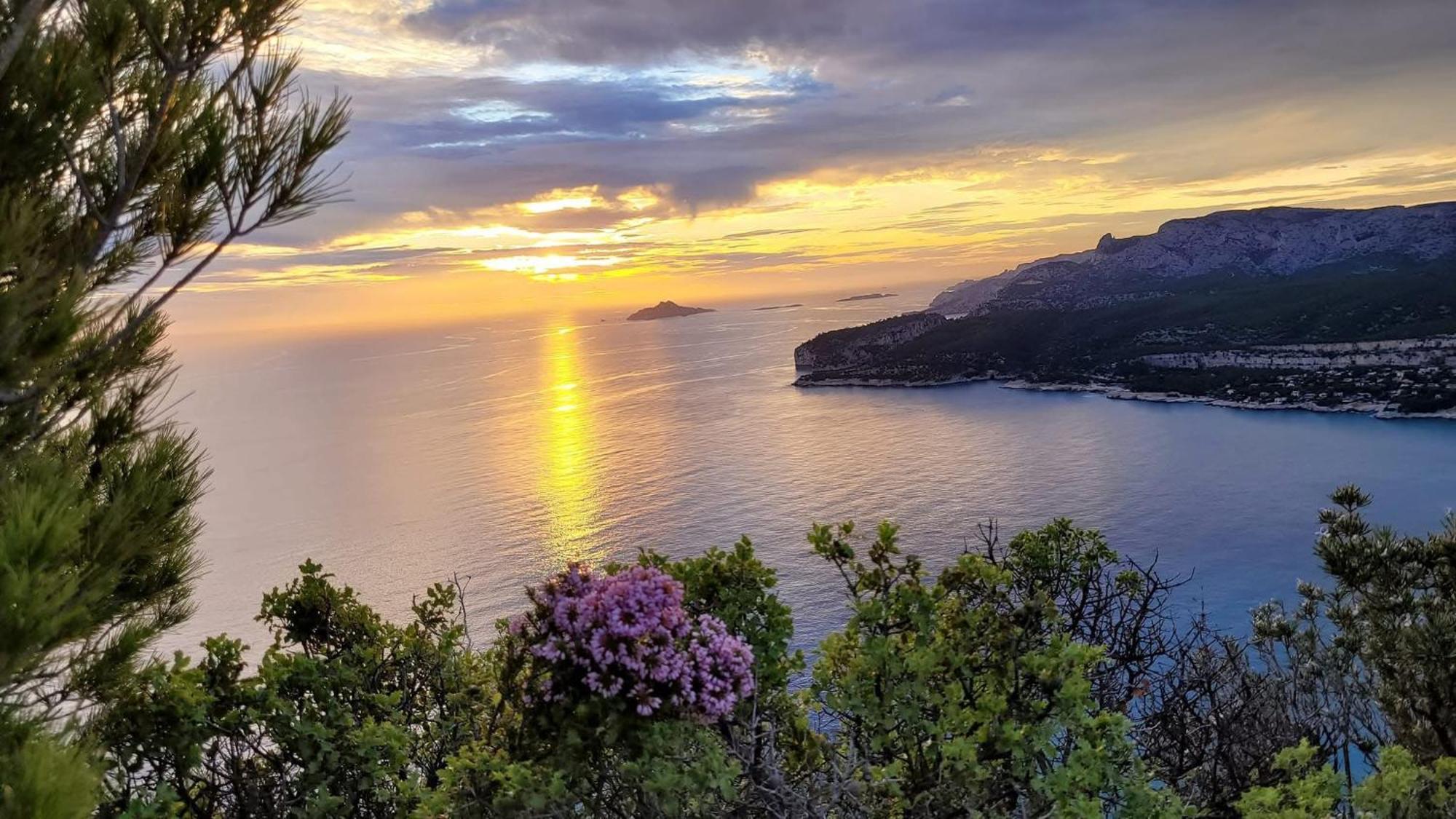 Magnifique Appartement A Cassis,Parking,2 Pas Du Port Exterior foto